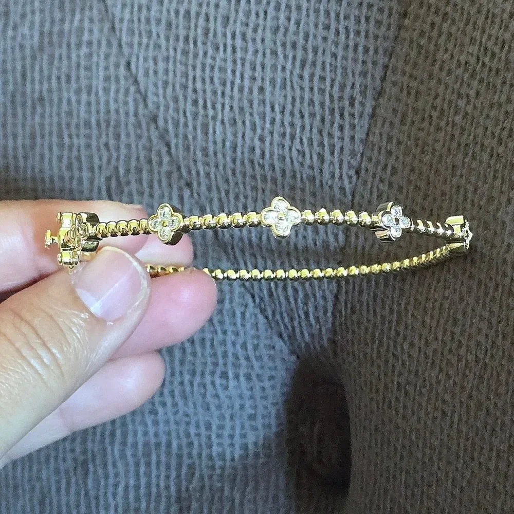Gold💛 Hinged Cubic Zirconia💎 Flower🌸 Bracelet - NWT
